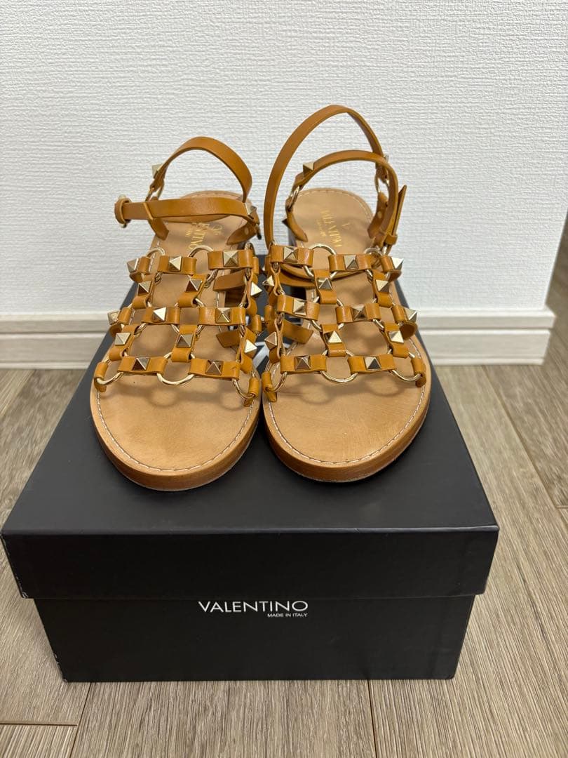 VALENTINO ロックスタッズ サンダル 37 24cm ヴァレンティノ