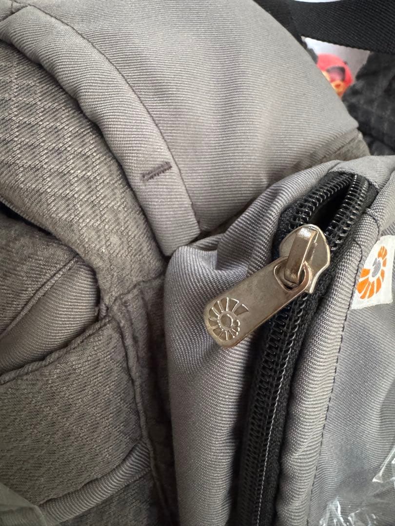 エルゴオムニブリーズ 抱っこ紐 グラファイトグレー翌日発送可能