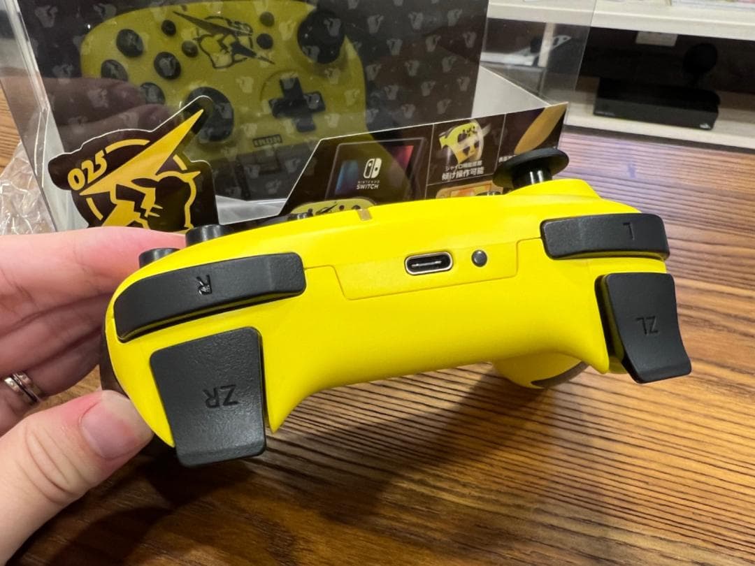 ワイヤレスホリパッド コントローラー　Nintendo Switch カスタム