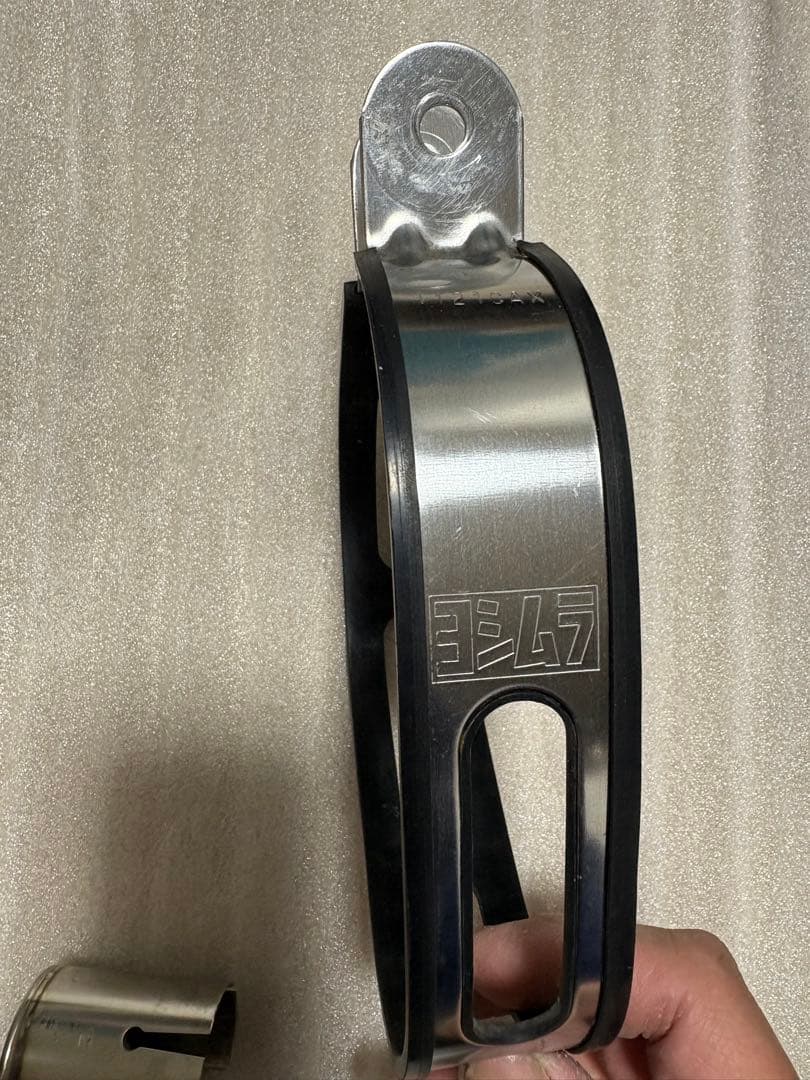 ヨシムラ スズキGSR250用ステンレス マフラー ※目立たない下側に凹み有り