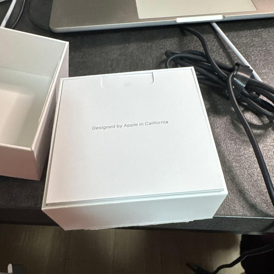 【ほぼ未使用美品】AirPods本体 ホワイト 充電ケース付