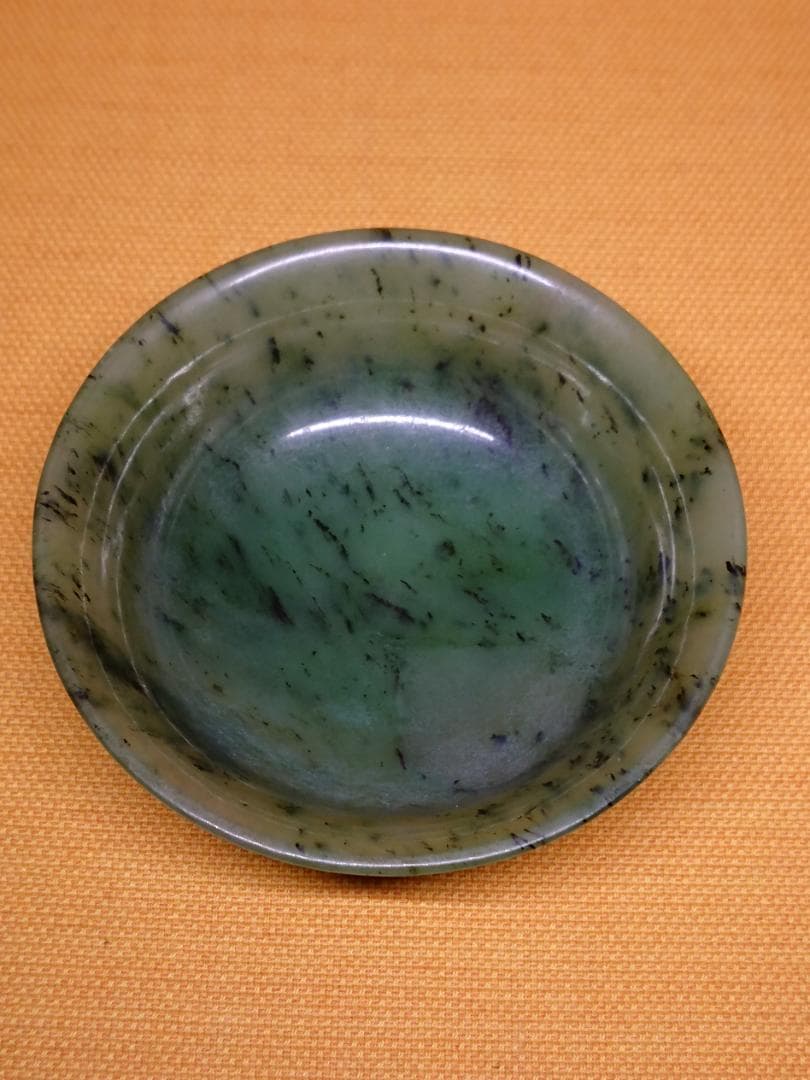 【美品】玉石　翡翠　茶碗　古玩　置物　インテリア　工芸品　美術品　A3411