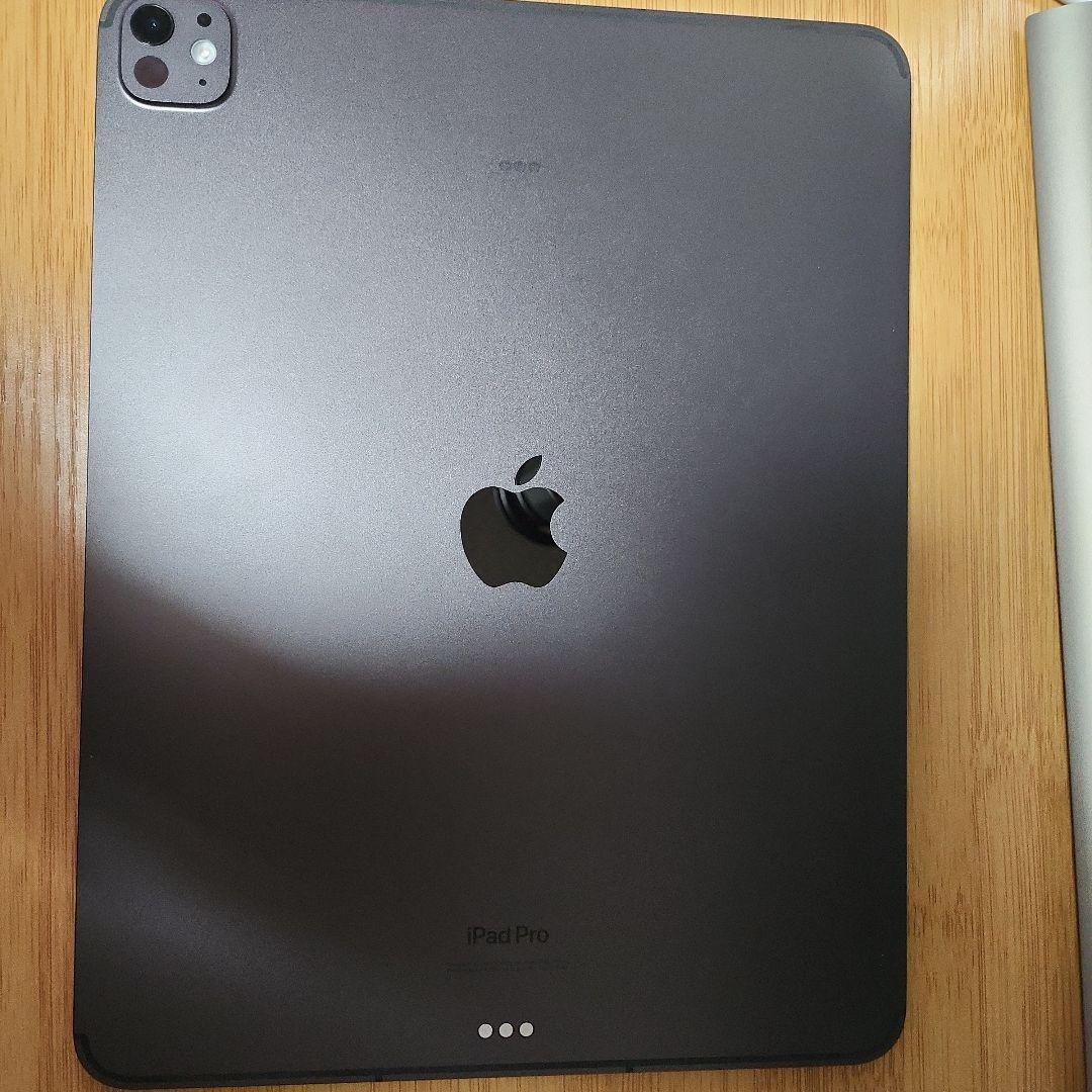 Apple iPad Pro 13インチ、専用キーボード、ケース、ペンシル付き
