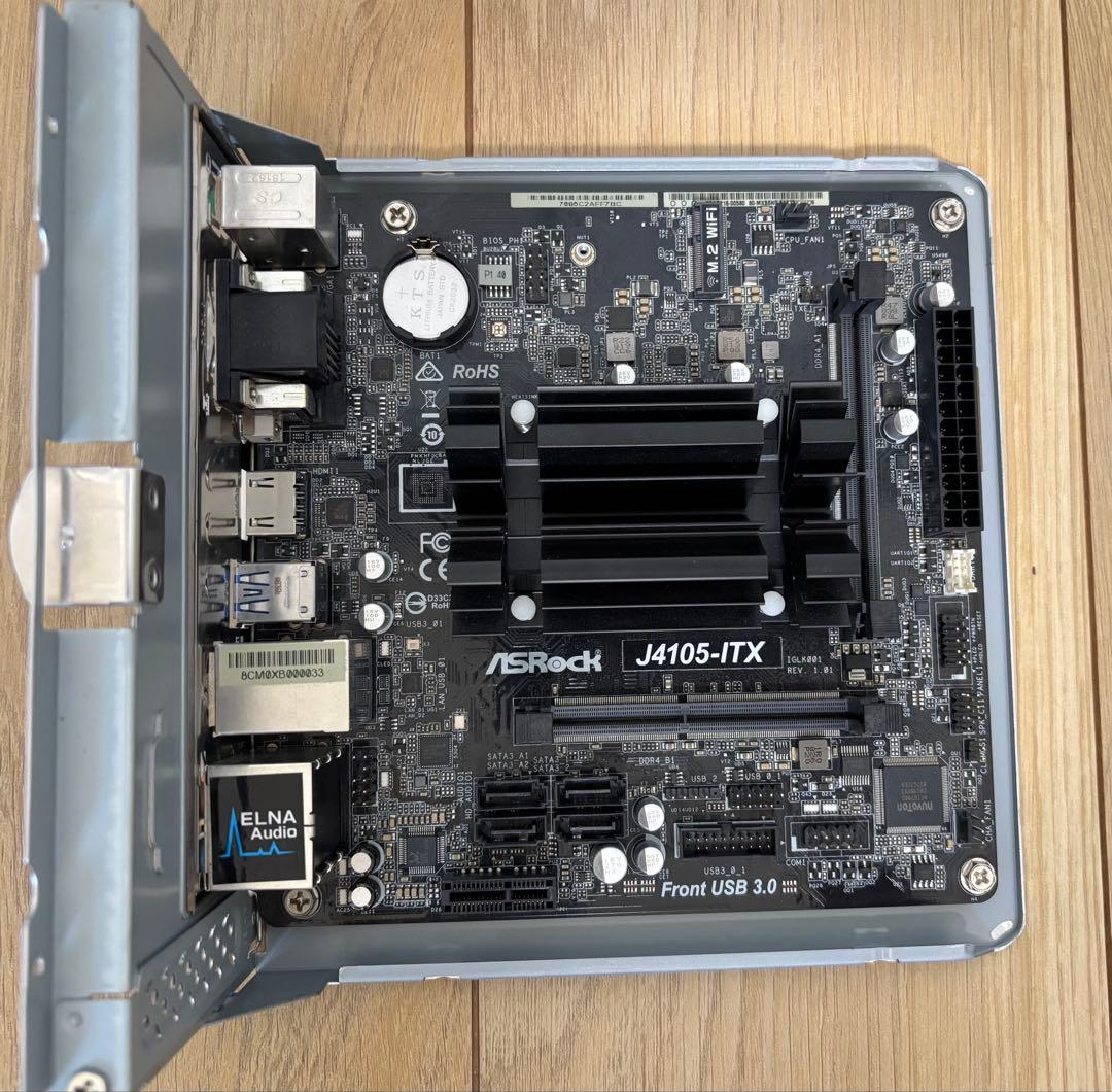 PCケース　Mini-ITX　HDD4ベイ　NAS向き　マザボ、電源付