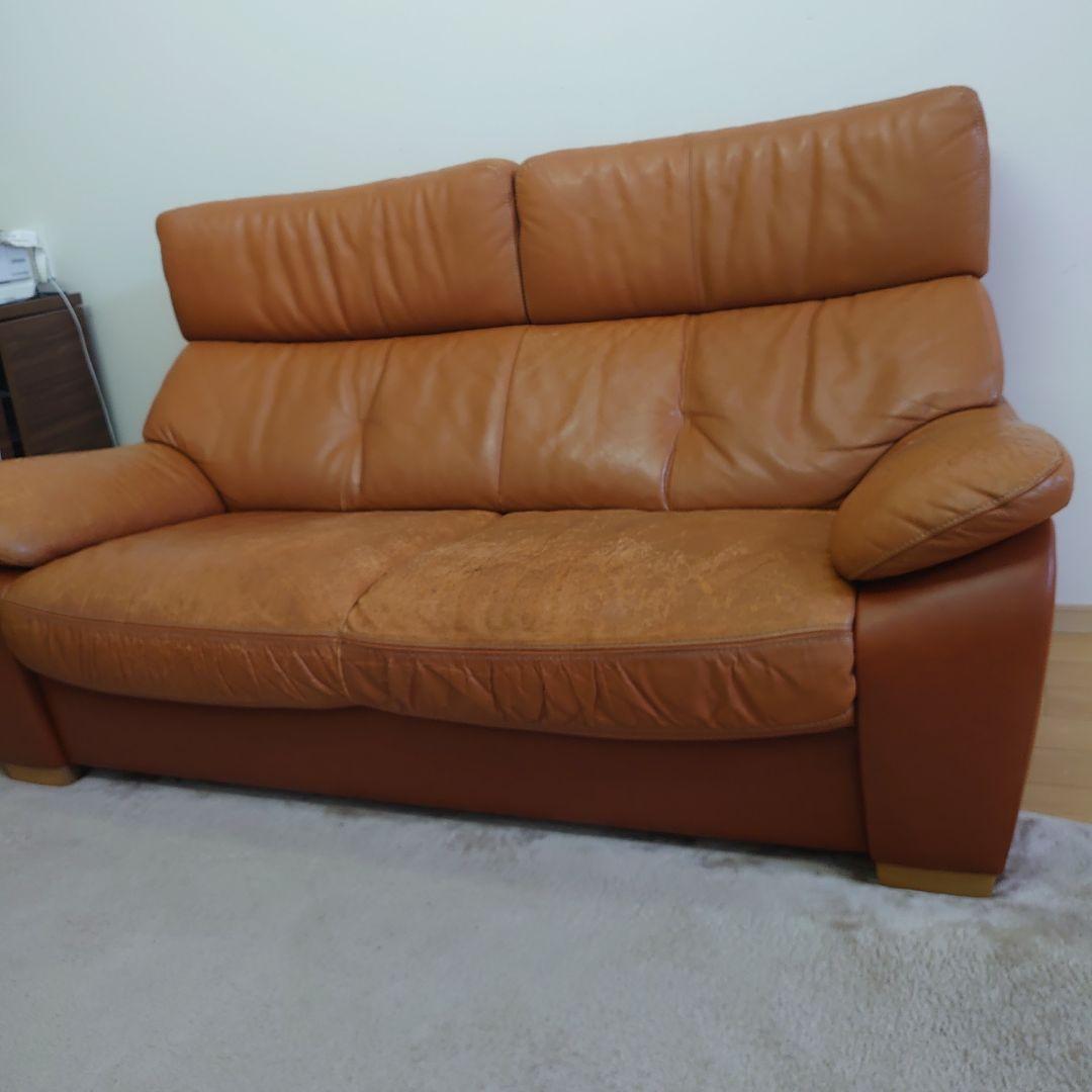 人気カリモク　本革　ソファー　2.5人掛け　アームレスト　ブラウン