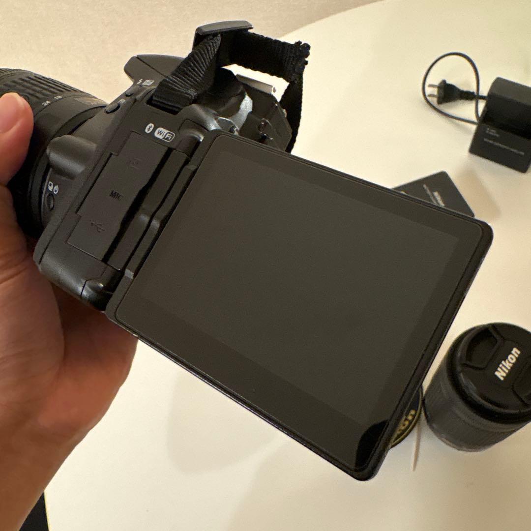 す*♪様 【美品】Nikon D5600 ダブルズームキット Camera ボデ