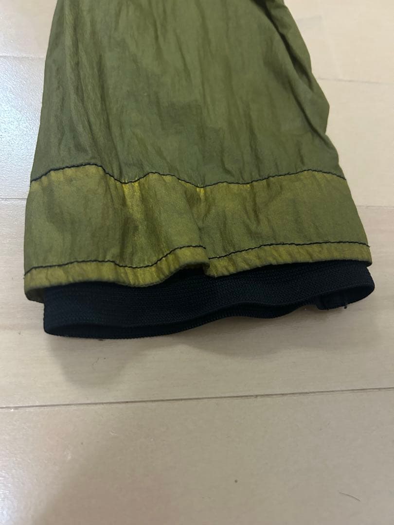 Stone  フード付きナイロンジャケット オリーブ