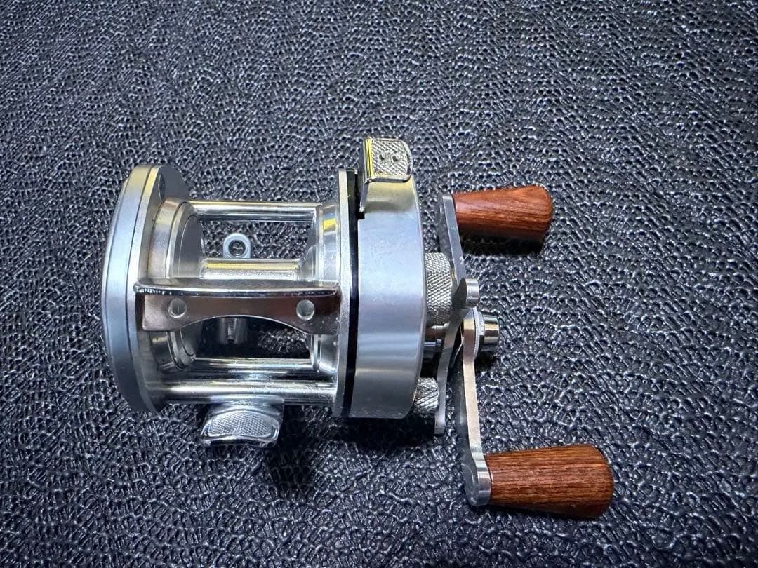 Bantam 200 ベイトリール