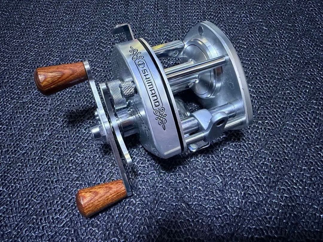 Bantam 200 ベイトリール