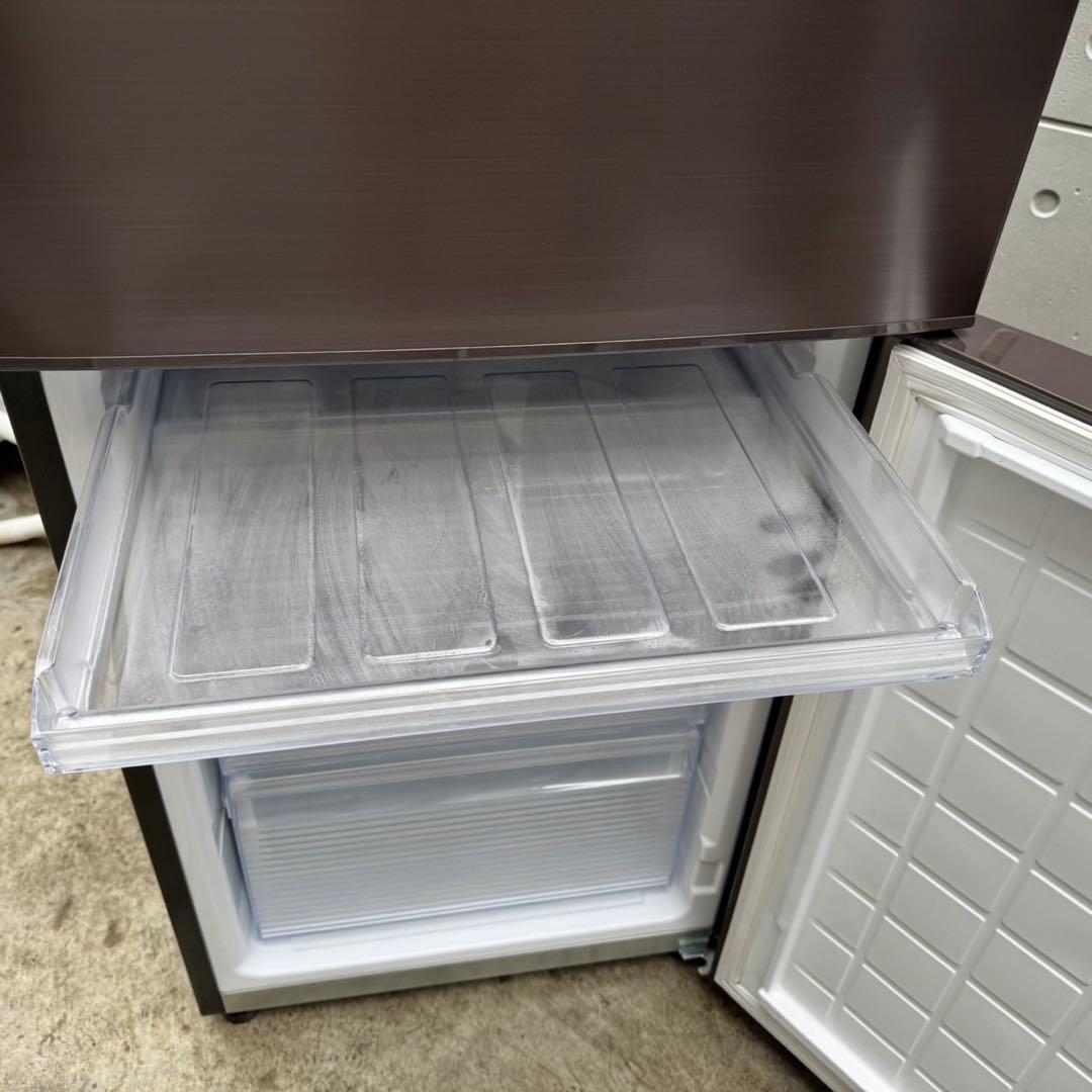 84⭐️2022年製美品★シャープ　冷蔵庫　ブラウン　大型　2ドア　280L