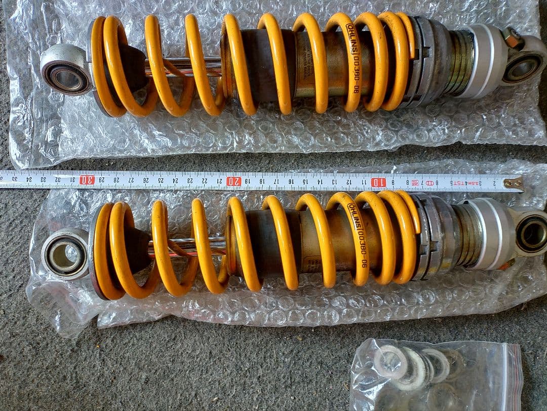 OHLINS 調整可能サスペンション オレンジ