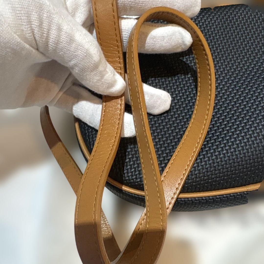 美品イヴサンローラン レザー ショルダーバッグ