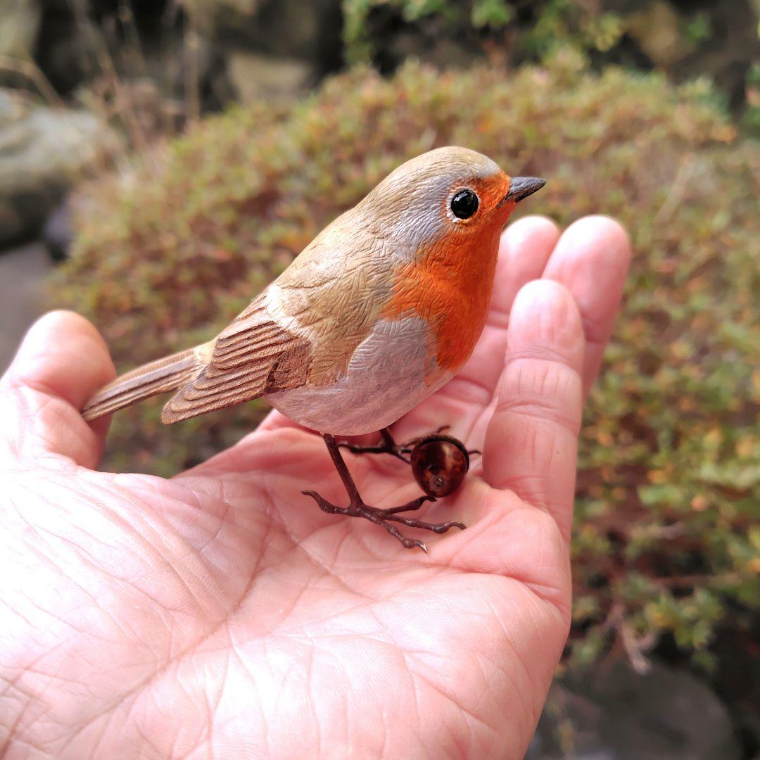 小さなバードカービング ヨーロッパコマドリ (ロビン) 野鳥 小鳥 木彫り