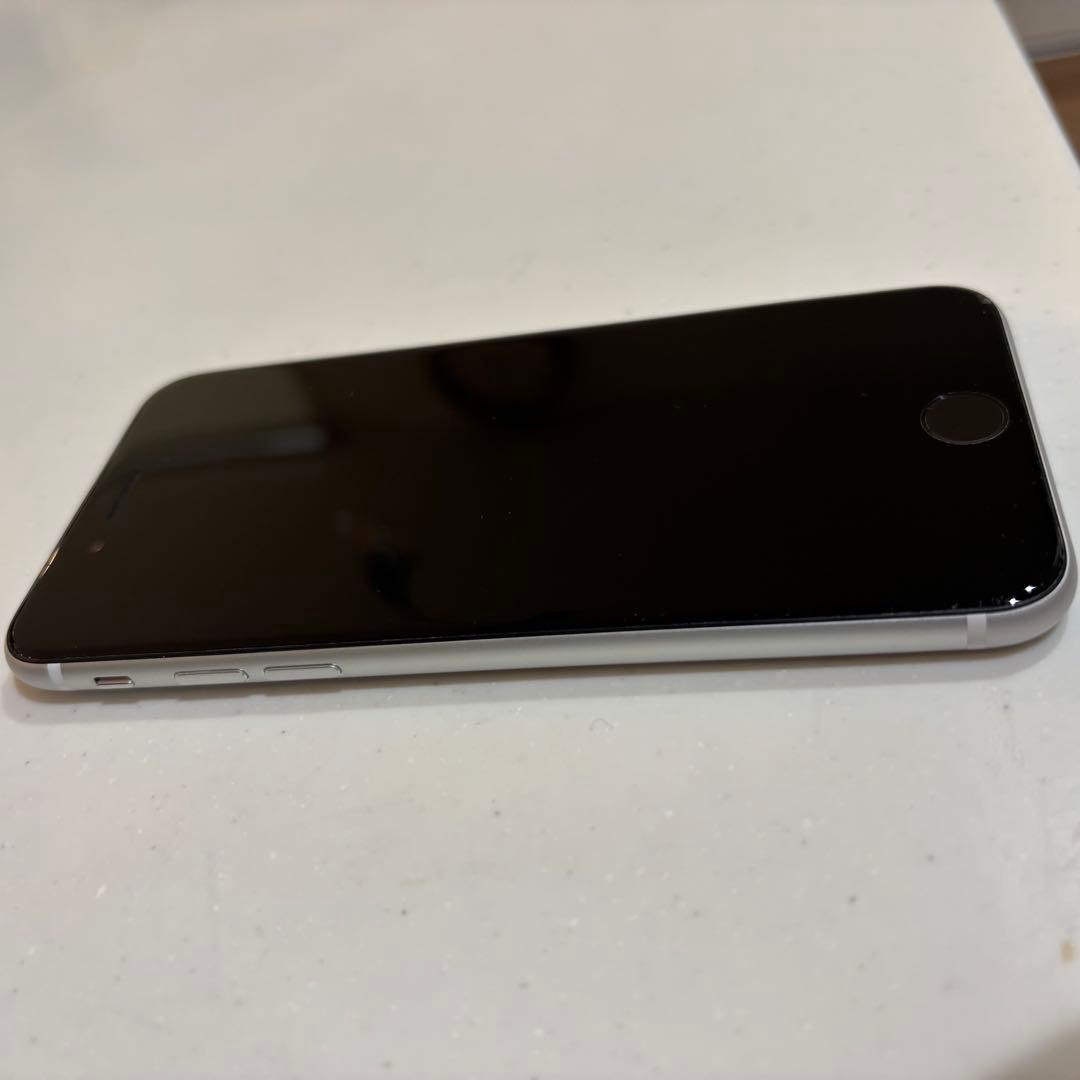 Apple iPhone SE 第二世代 ホワイト SIMロックなし