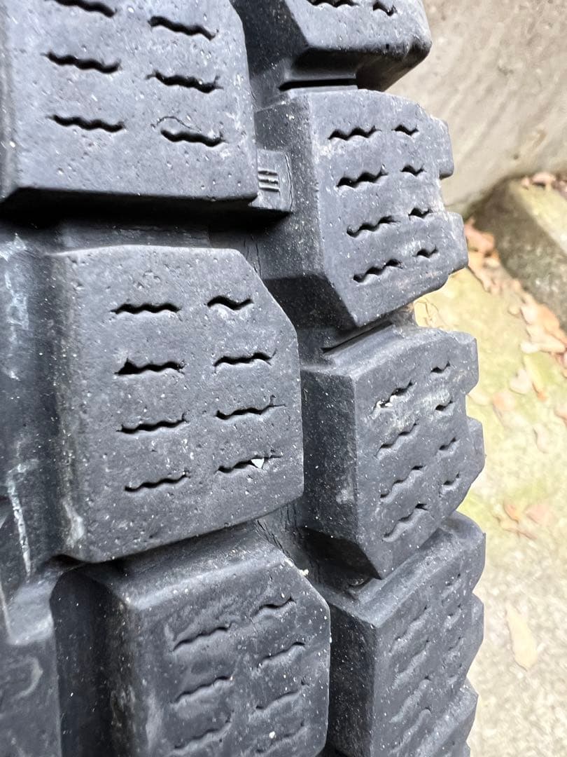 ハイエース　アルミホイール　スタッドレスセット