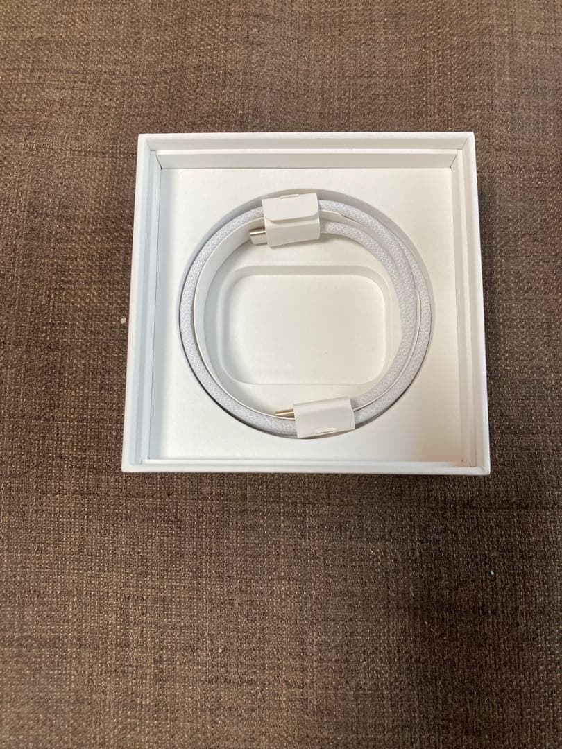 AirPods PRO2本体 美品 充電ケーブル付き＋ESR保護ケース付き