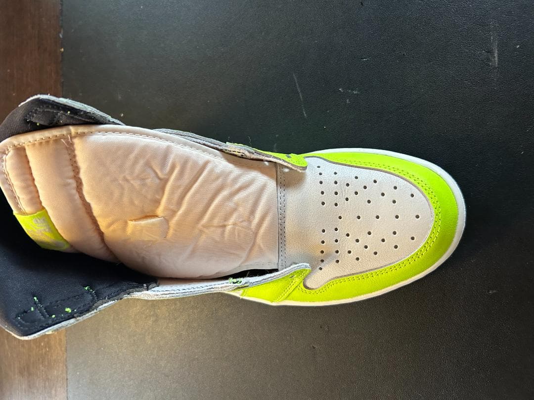 シューズ(男性用) NIKE AIR JORDAN 1 RETRO HIGH OG VOLT 702