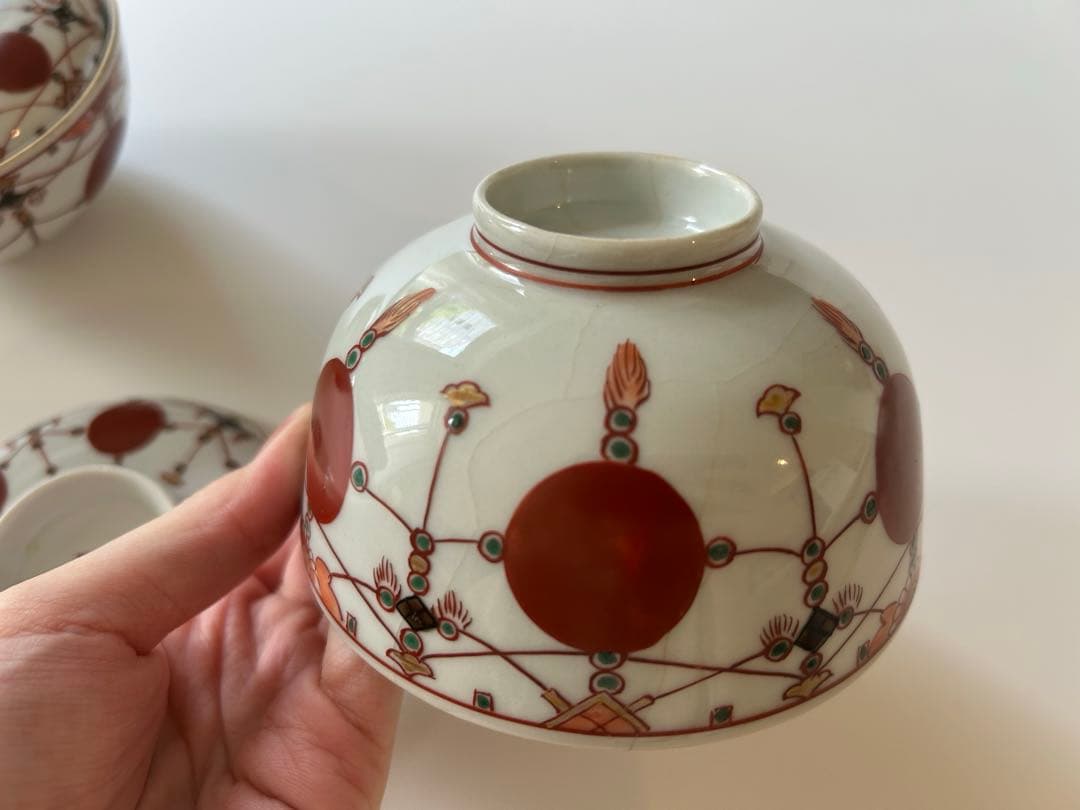 赤玉瓔珞紋　蓋茶碗　2客　少し難あり