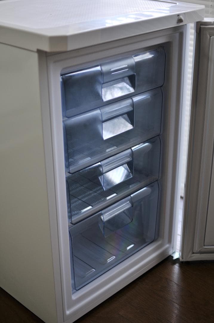 美品アイリスオーヤマ 冷凍庫 85L ホワイト IUSD-9B-W 2023年製