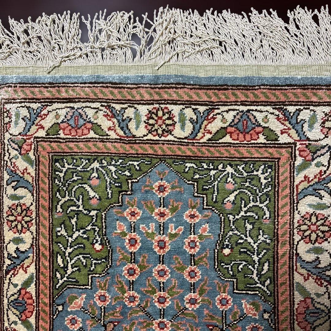 トルコのカイセリ産シルクの花と鳥柄の手織マット