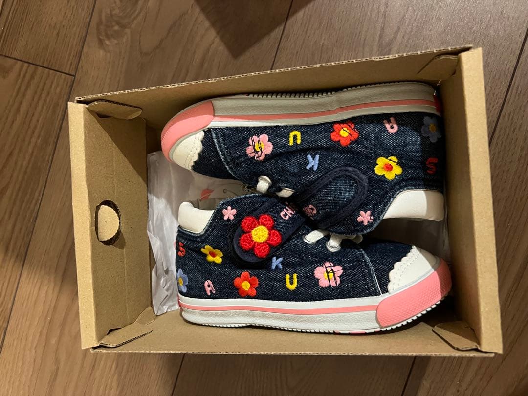 ミキハウス　チエコサク　お花柄セカンドベビーシューズ15.5cm