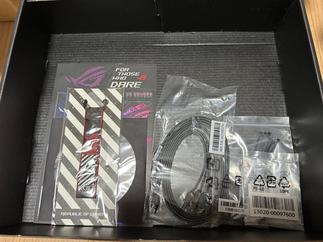 ROG STRIX Z690-F GAMING WIFI 本体