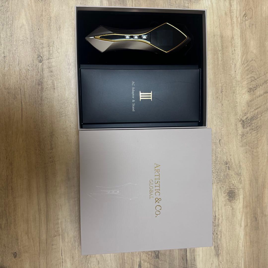 最終値下げ【美品】ARTISTIC & CO. Zeus III 正規品美顔器