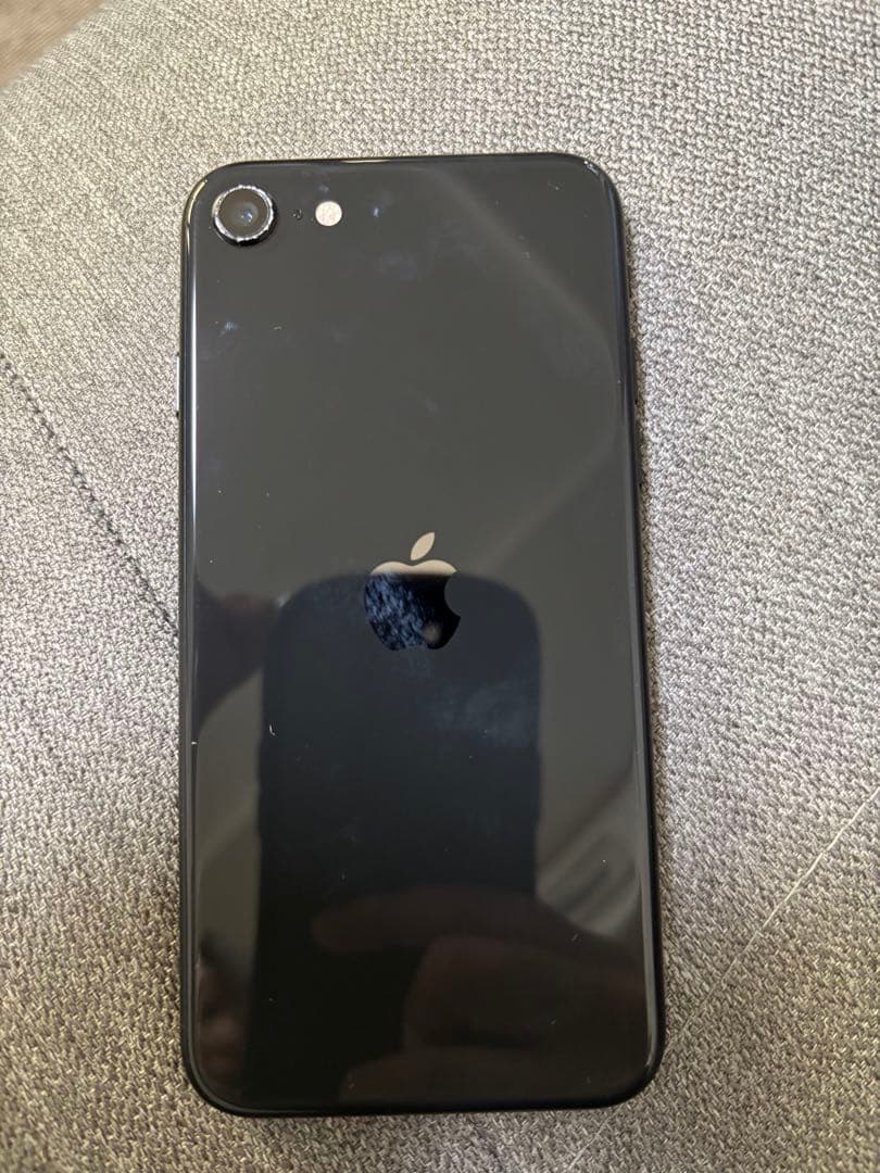 A*e様 Apple iPhone SE（第２世代）本体