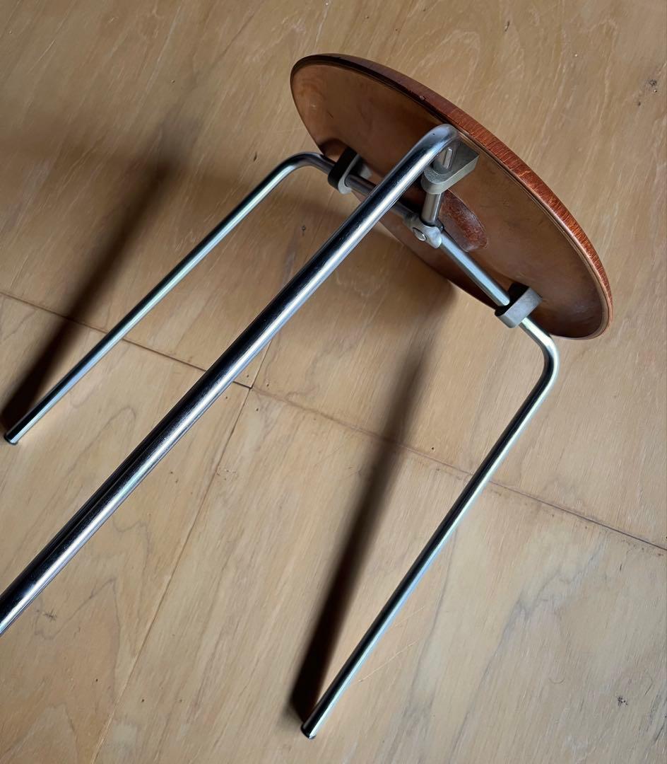 スツール Arne Jacobsen 3170 Teak FRITZ HANSEN