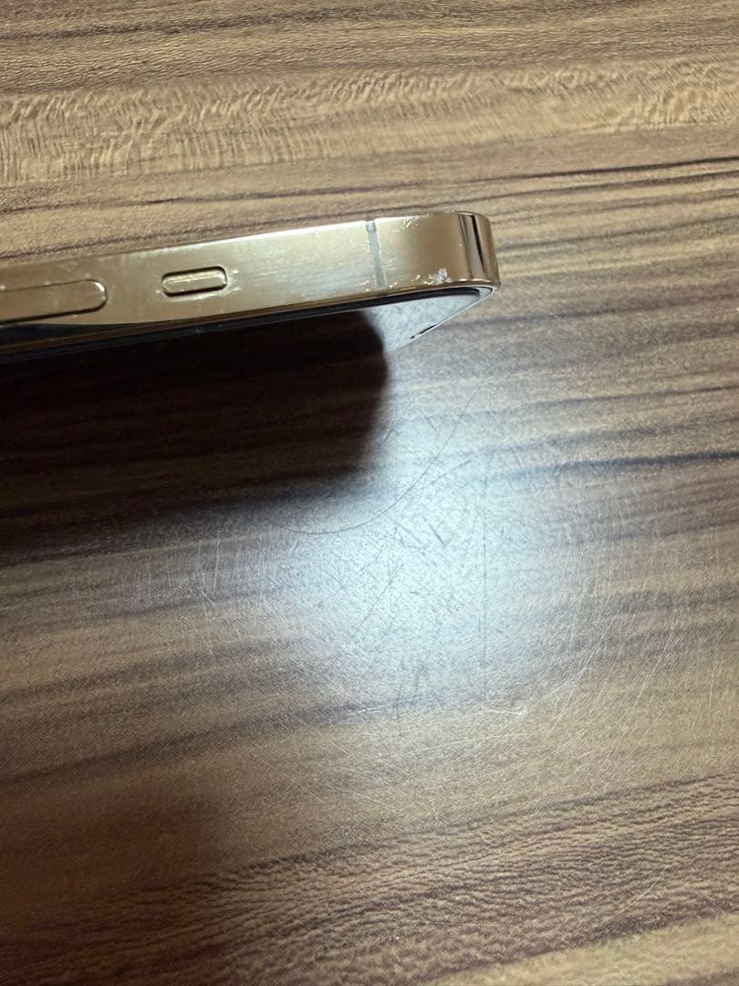 iPhone 13 Pro 256GB ゴールド　割れ傷あり