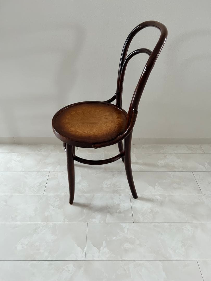 ダークブラウン 木製 曲木デザイン 椅子B