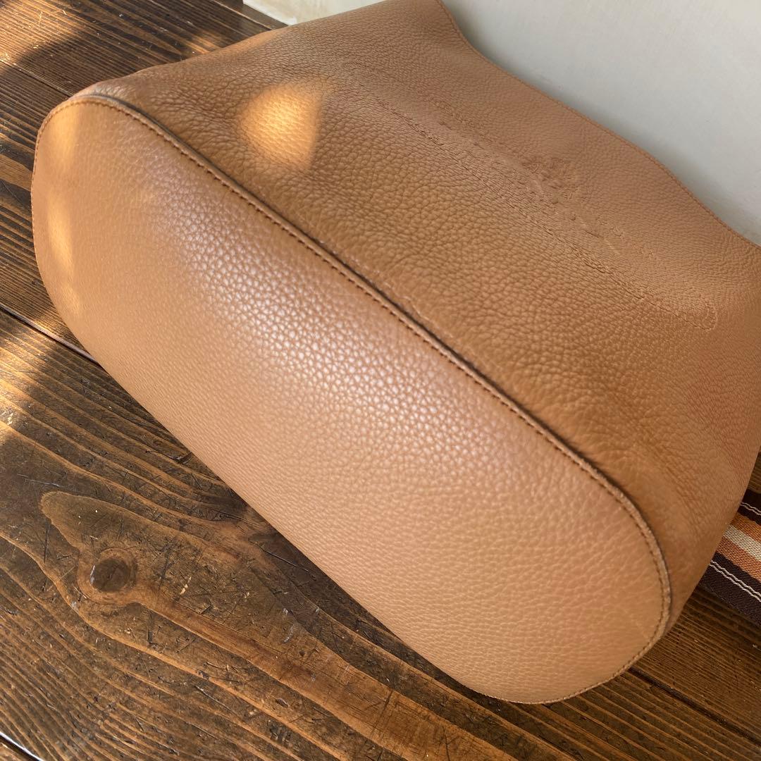 PRADA ベージュ レザー ショルダーバッグ