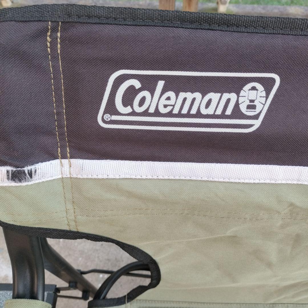 コールマンディレクターズチェア　2脚　薄いカーキ色