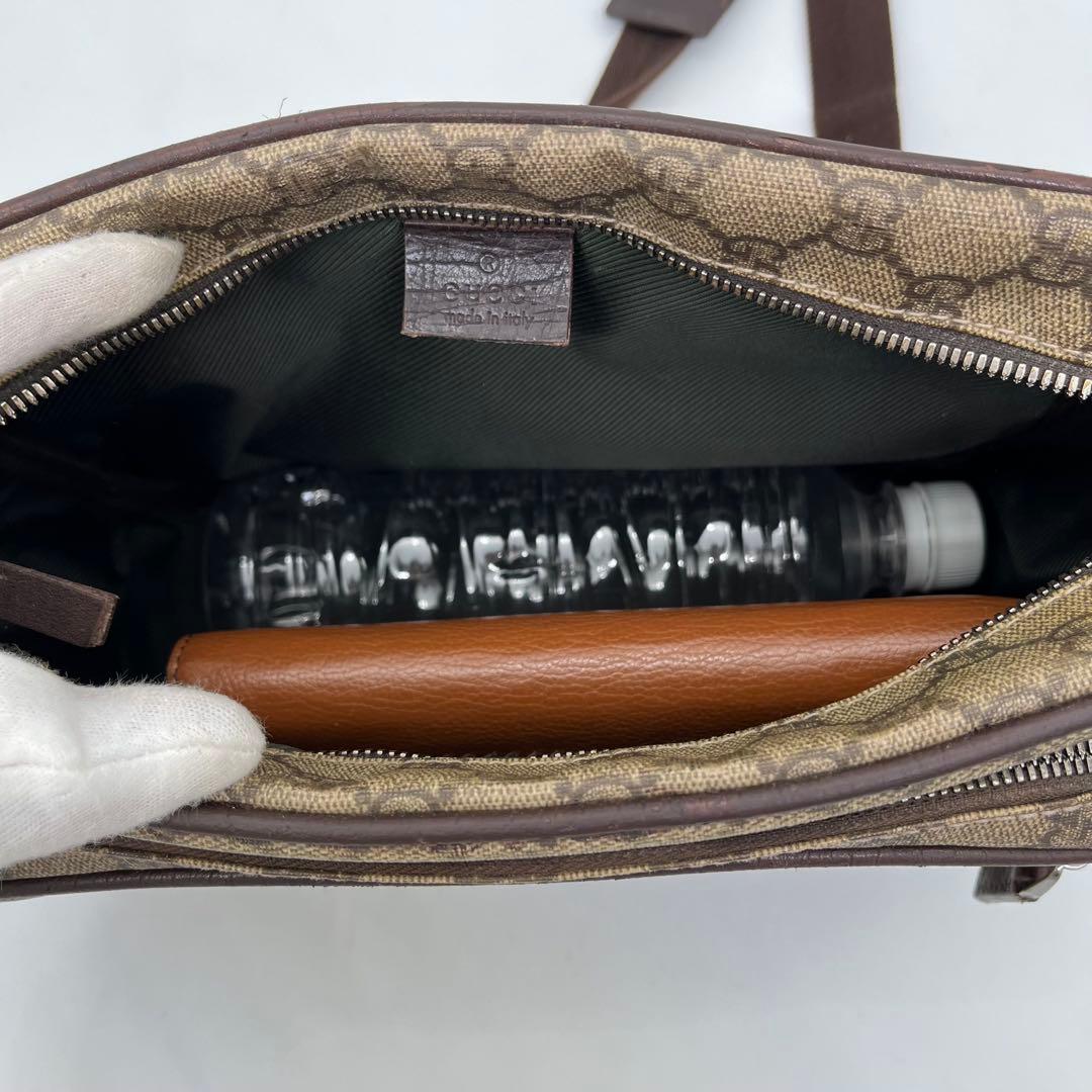 GUCCI ショルダーバッグ カメラバッグ GGスプリーム ロゴ型押し 男女可能
