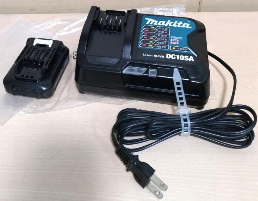 マキタ 充電式 クリーナ CL108FD 充電器 バッテリーセット新品未使用