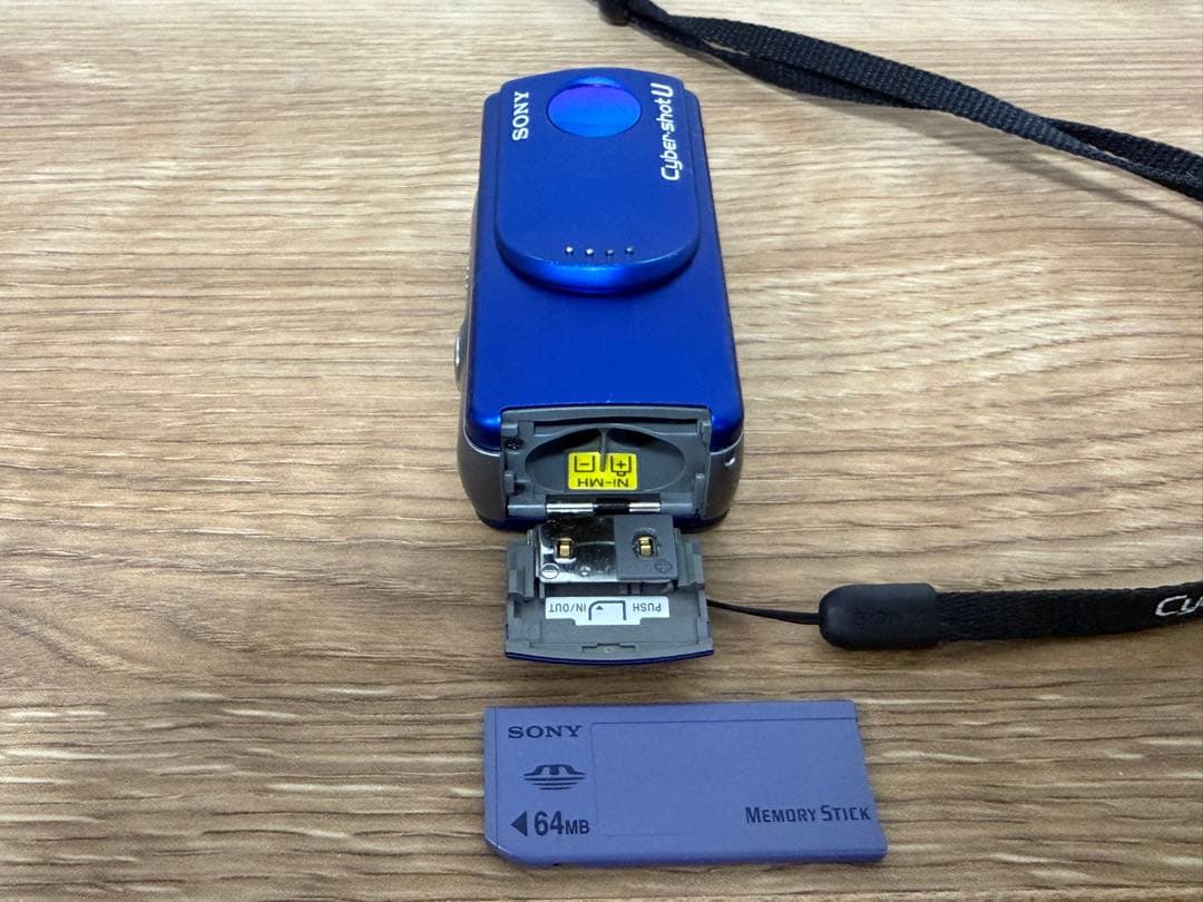 SONY Cyber-shot U DSC-U30 ブルー+メモリ付属