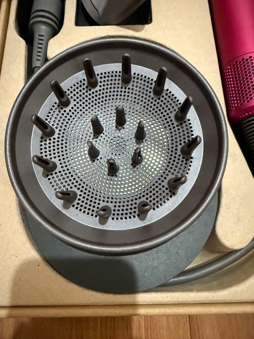 Dyson ヘアドライヤー 限定色＆限定付属品(母の日) ＋浮き毛ツール