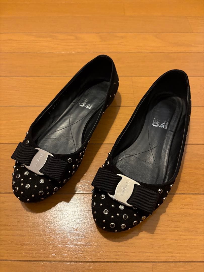 超美品✨フェラガモ　スワロフスキー　ヴァラ　パンプス　6c