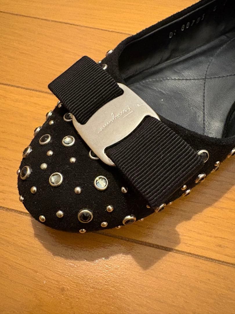 超美品✨フェラガモ　スワロフスキー　ヴァラ　パンプス　6c