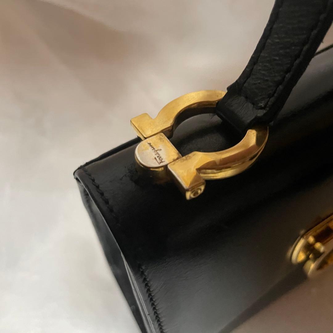 フェラガモ　ガンチーニ　ミニショルダーバッグ