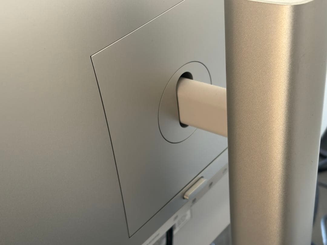 Dell U2723QE 27インチ 4K HDR IPS Black モニター