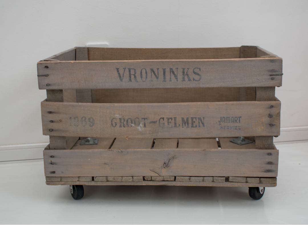 1点もの！りんご木箱　キャスター付き　インダストリアルシャビー系インテリア