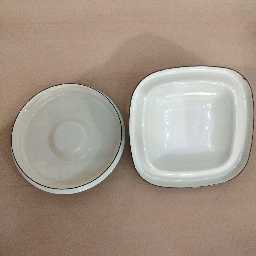 イマン イヴ　ホーロー丸缶，四角缶２点セット