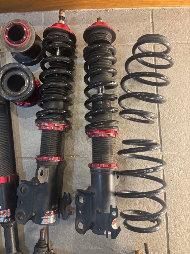 アクア 車高調 ブリッツ NHP10