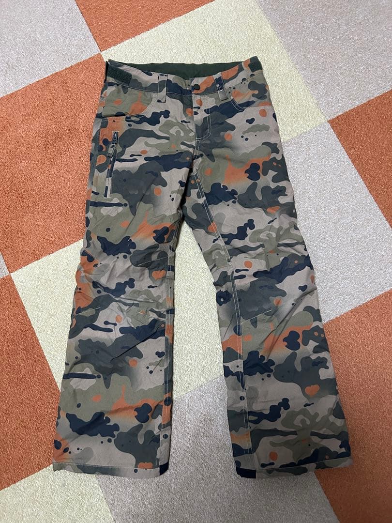 BURTON 迷彩柄 スノーボードウェア Mサイズ