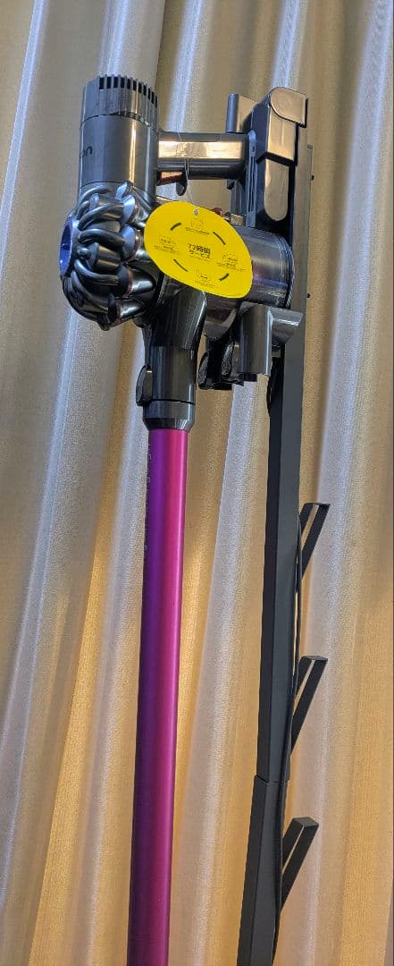 ダイソン dyson v6 fluffy 掃除機 スタンド付　アタッチメント付