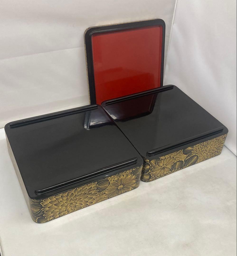 B519b「黒漆塗沈金菊尽 二段重箱」木製　輪島塗　紙箱　お節料理