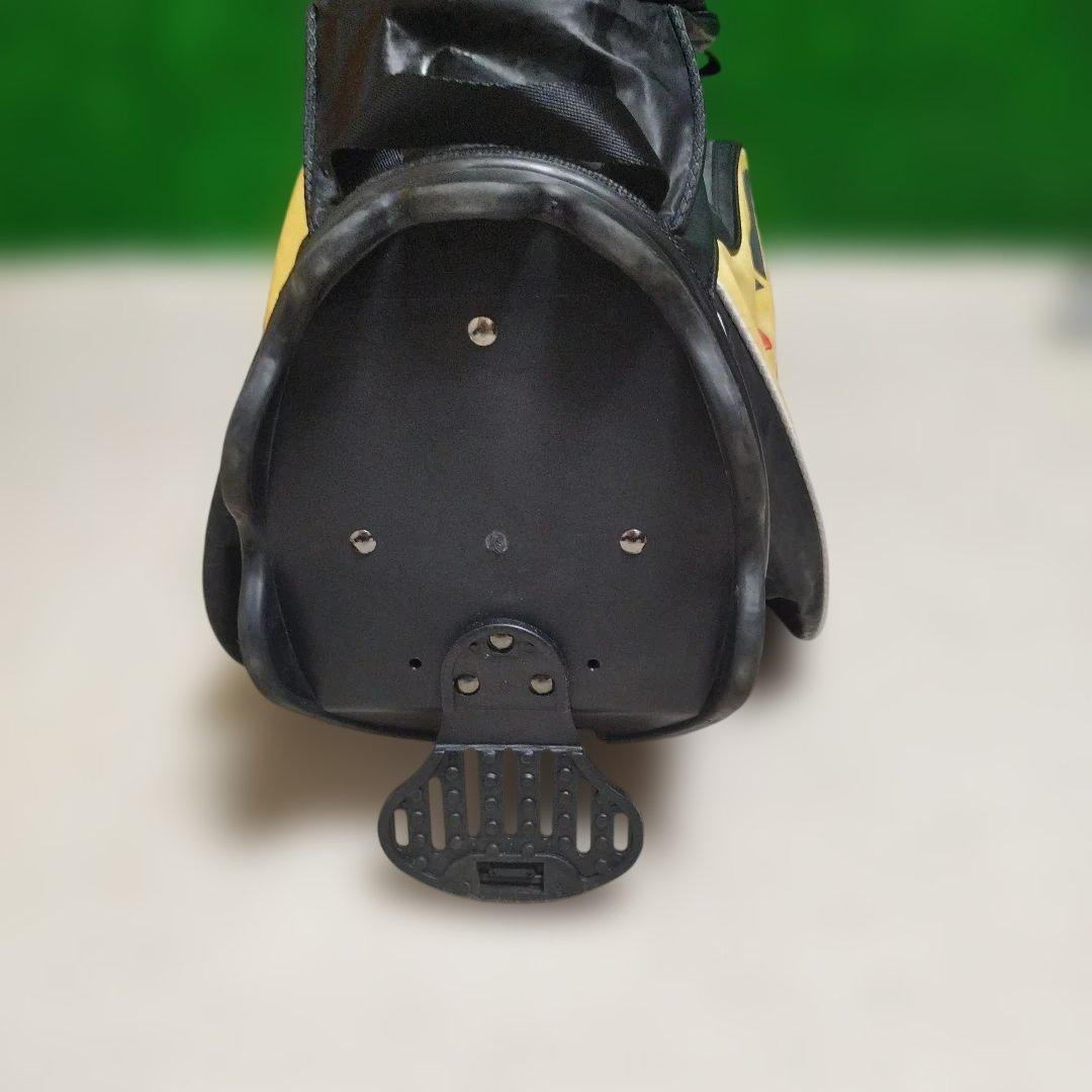 ※美品TaylorMadeスタンド式キャディバッグ ベージュ/黒フード無 int