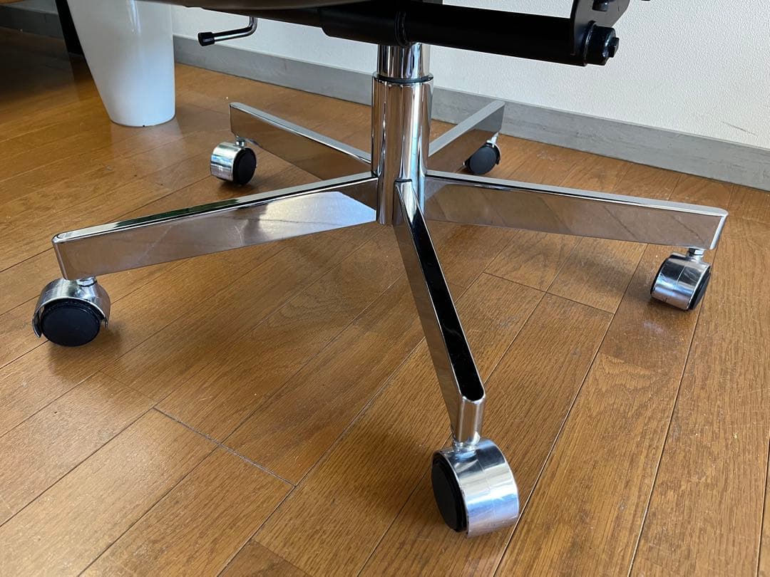 Mobilia モビリア 本革張り ヴィンテージ エグゼクティブチェア　希少