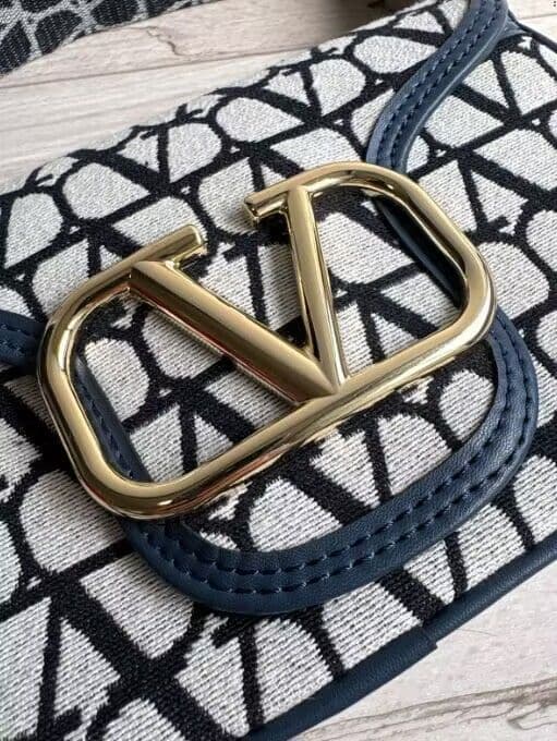 Valentino ショルダーバッグ ホワイト/ブラック